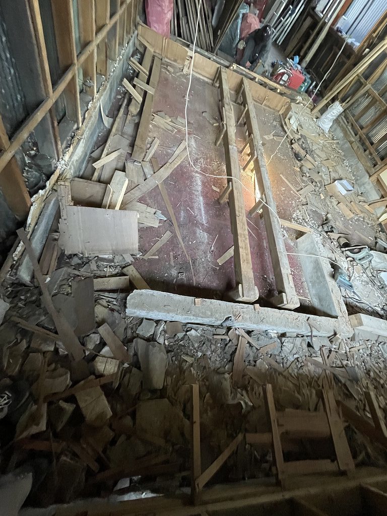 小平市リフォームワークス：ﾃﾅﾝﾄ解体工事4日目柱耐震補強