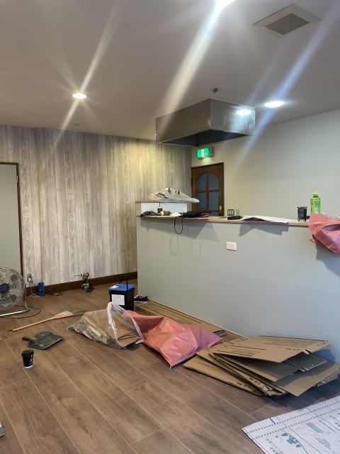 小平市リフォームワークス店舗改装工事床工事完了