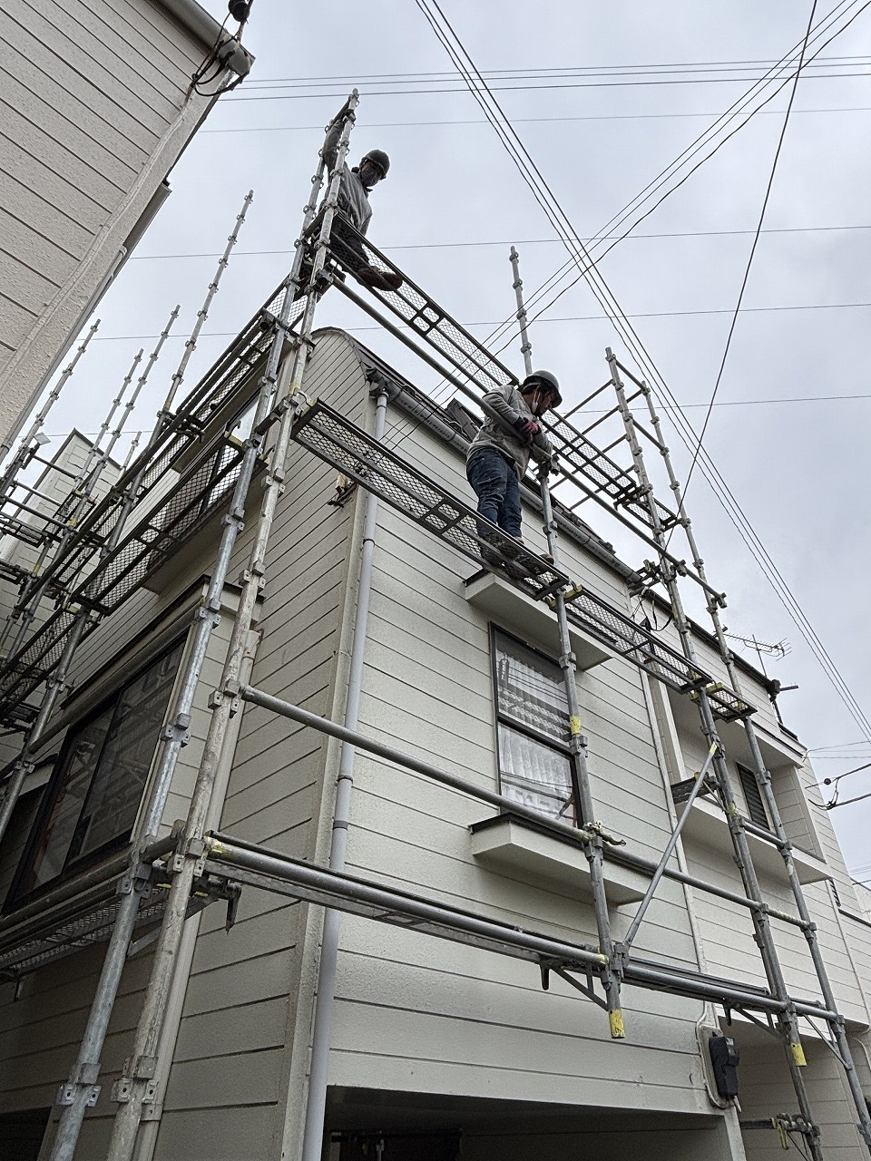 屋根塗装・外壁塗装の足場