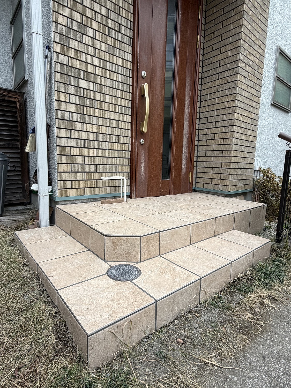 玄関タイル完成