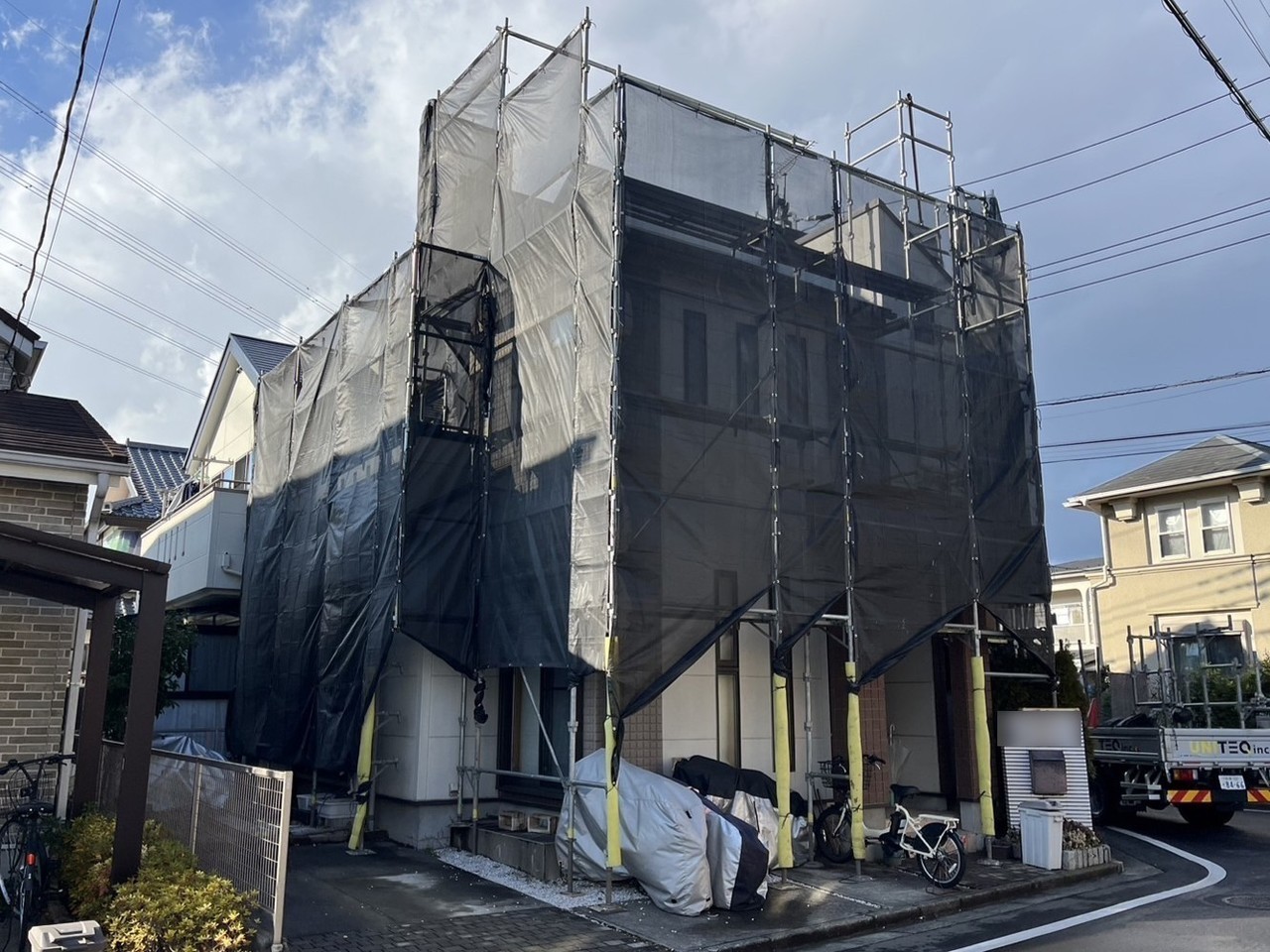 屋根塗装・外壁塗装の足場