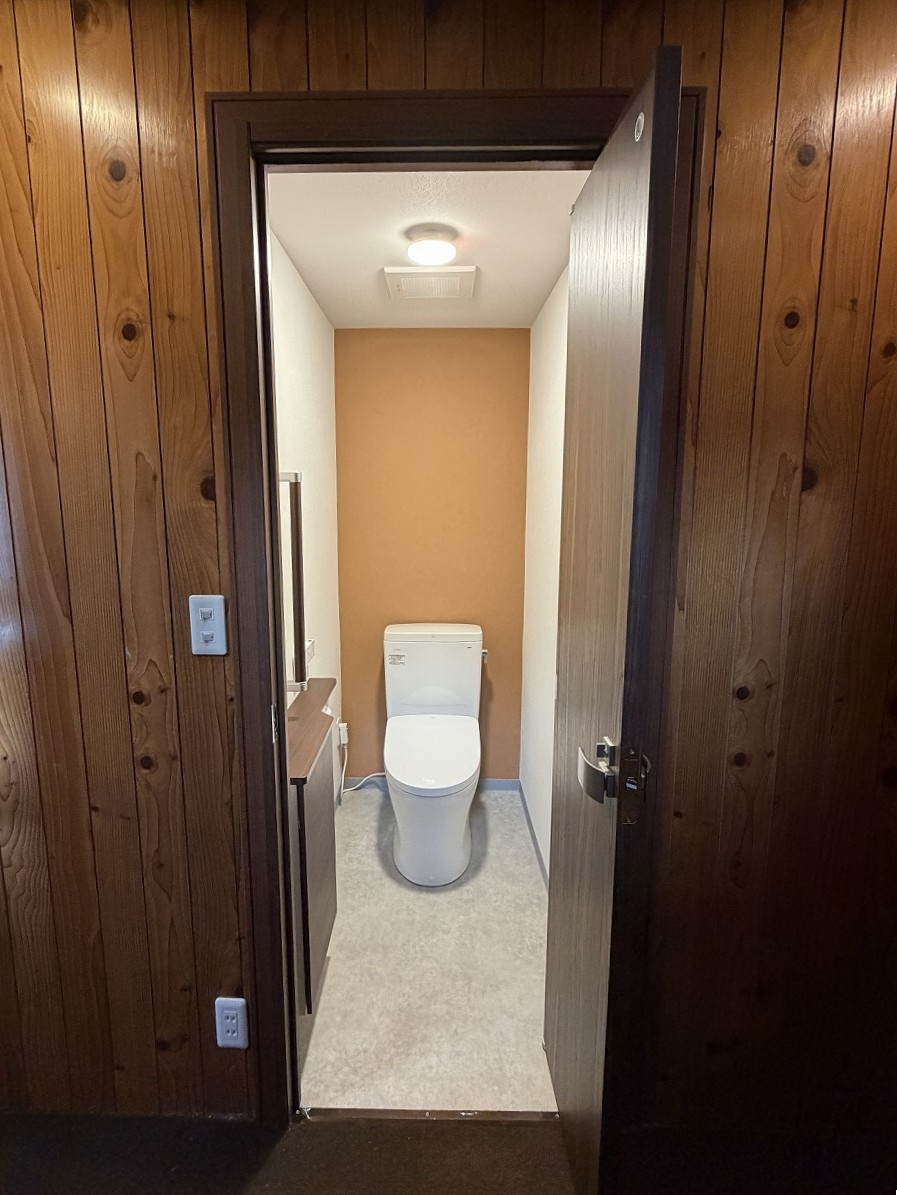 小平市リフォームワークスの西東京市施工事例：リフォーム後のトイレ