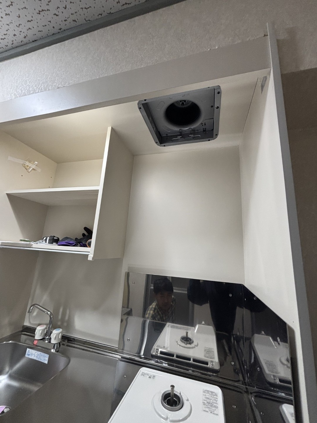 施工中のキッチン