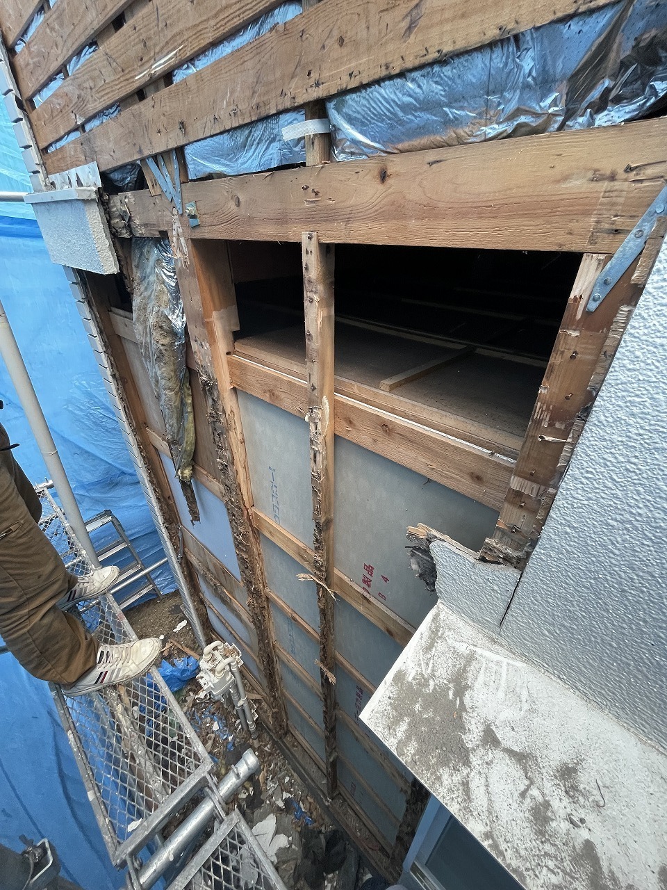 塗装中の屋根