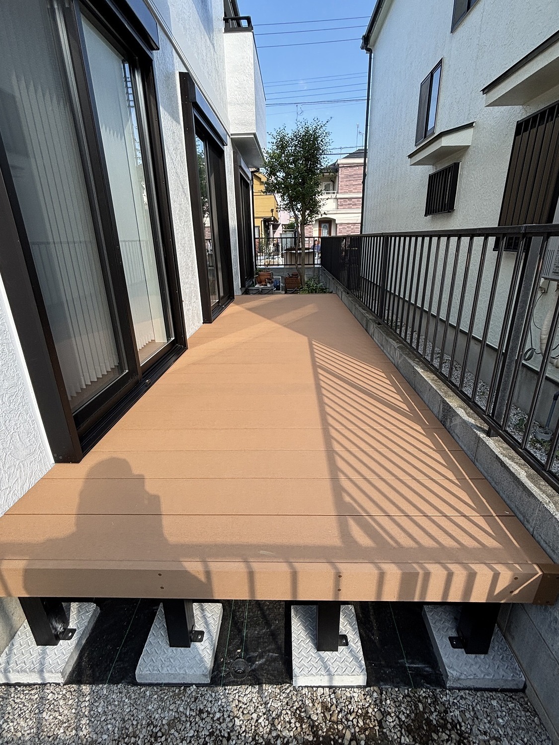 設置が完了したウッドデッキ