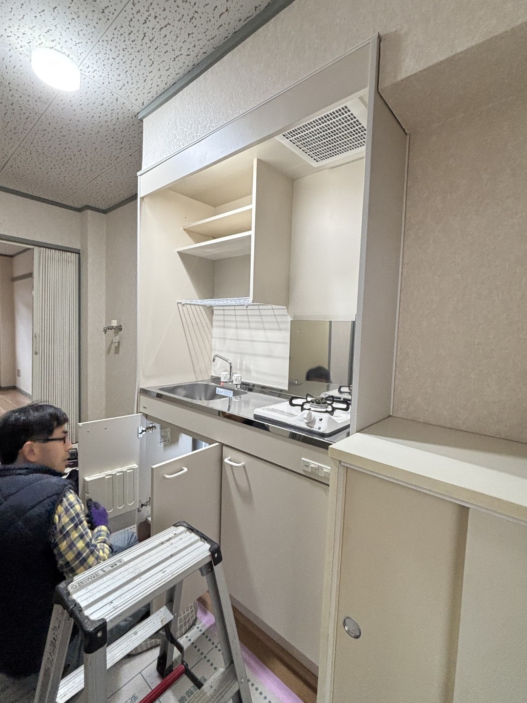 施工中のキッチン