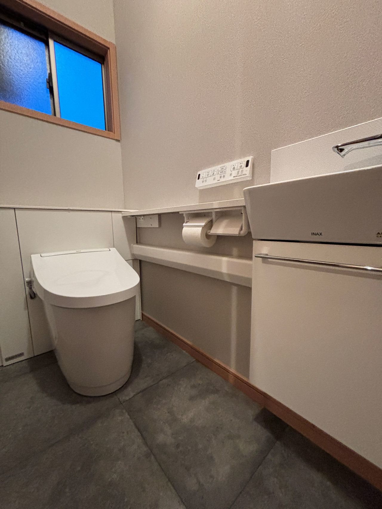 小平市リフォームワークスのトイレの施工事例：LIXIL　リフォレ