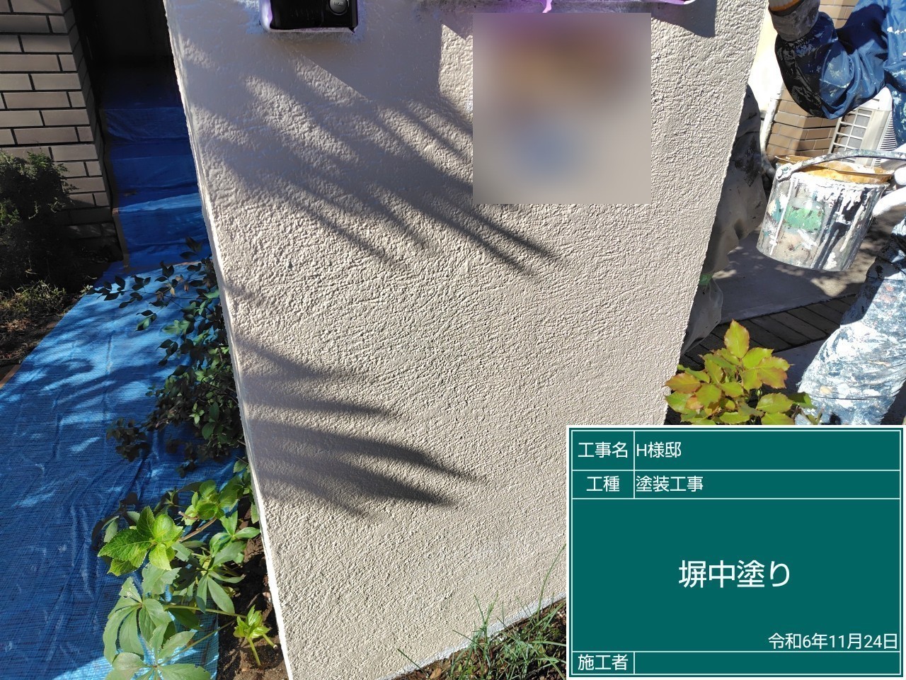 外壁塗装の中塗り