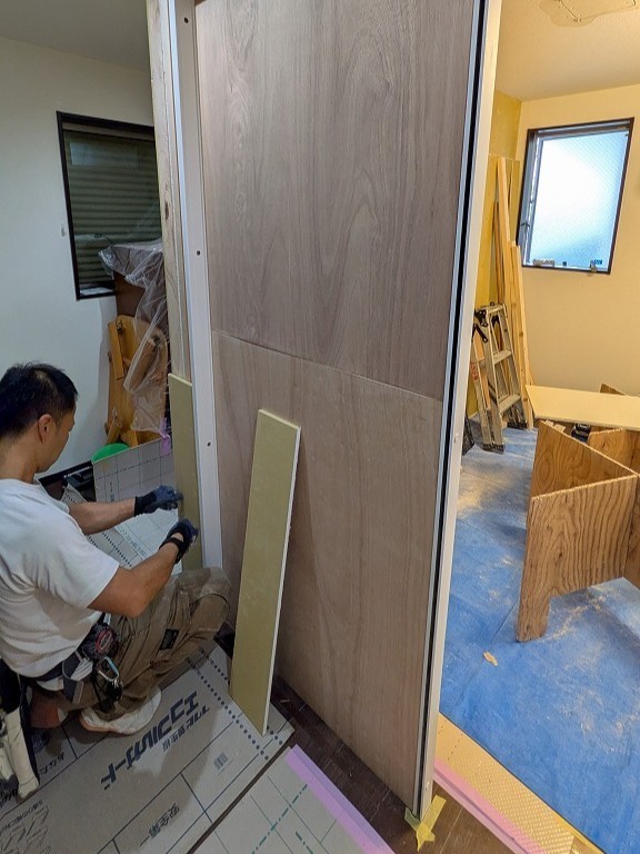 間仕切り工事中