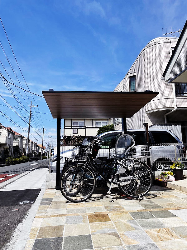 小平市リフォームワークスのエクステリア施工事例：サイクルポート新設工事　小平市