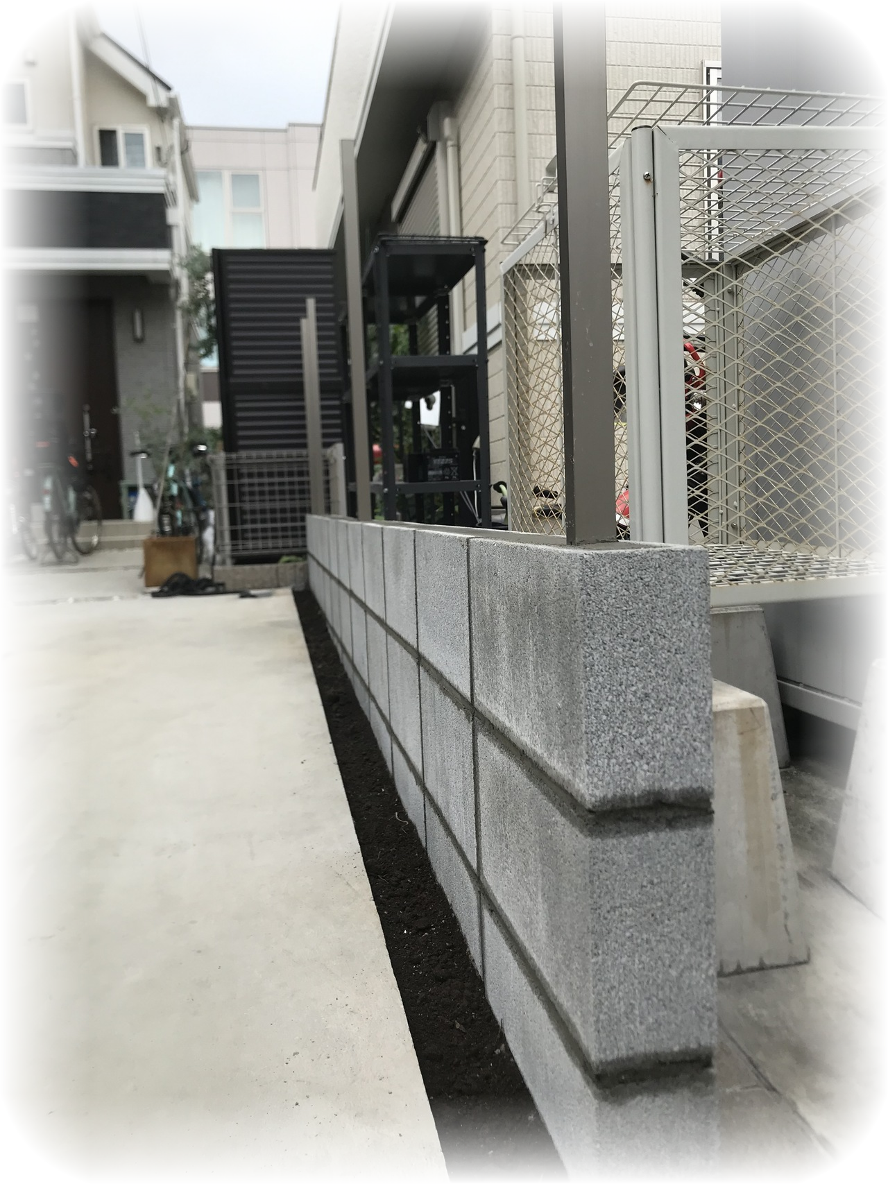 小平市リフォームワークスのエクステリア施工事例：境界フェンス新設工事