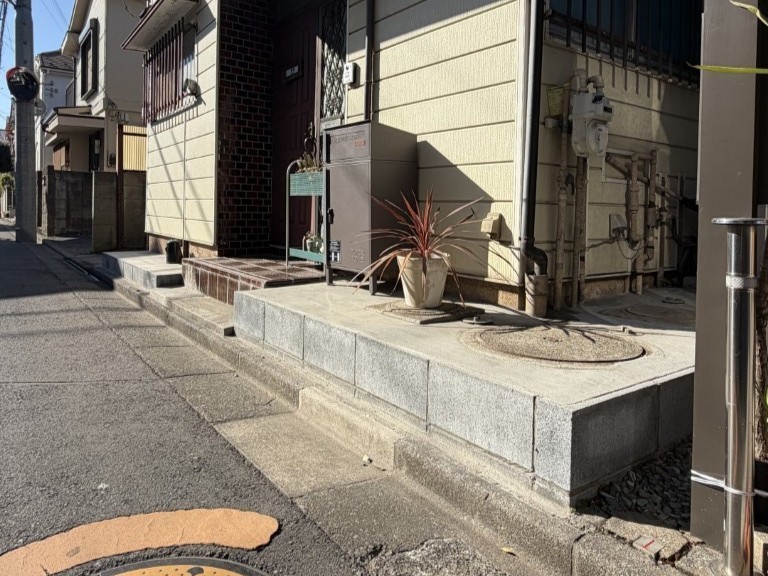 小平市リフォームワークスの施工事例：屋根棟板金改修工事