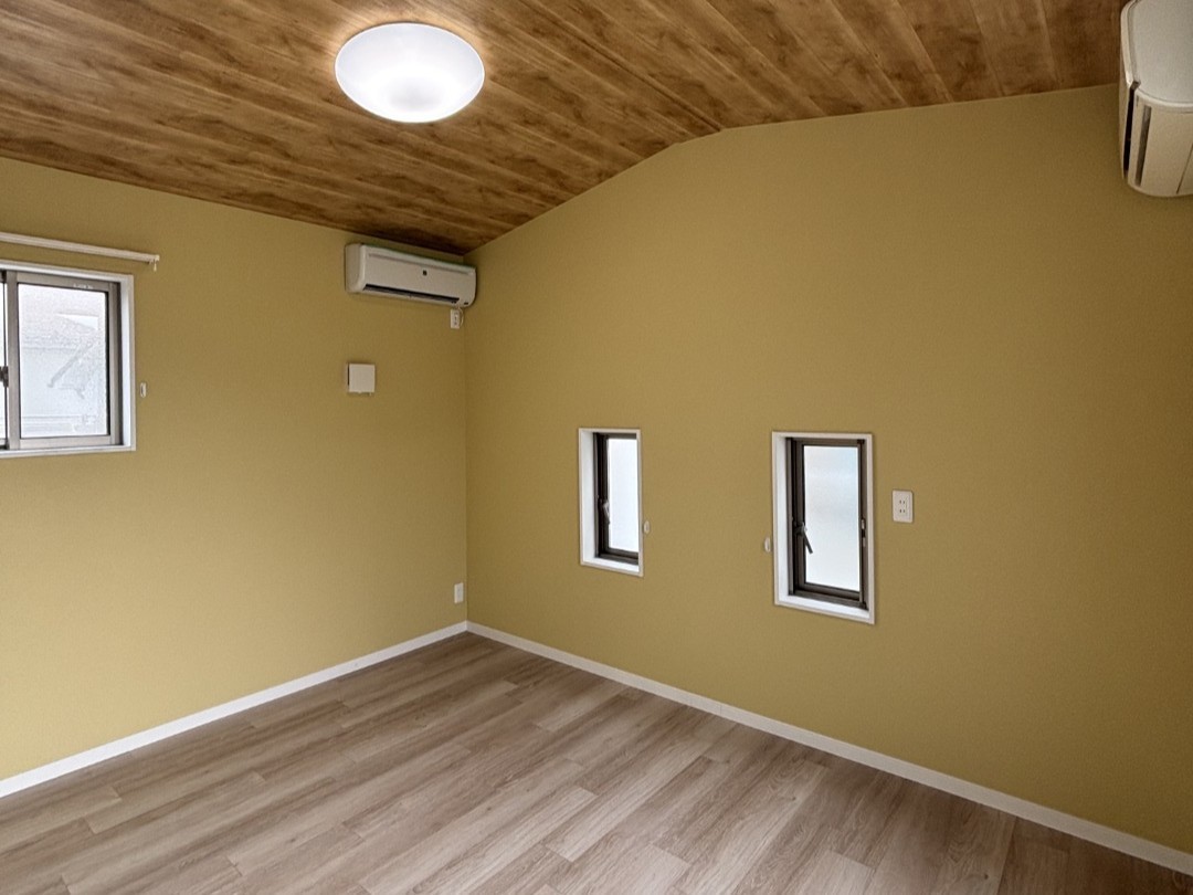 小平市リフォームワークスの施工事例：屋根棟板金改修工事