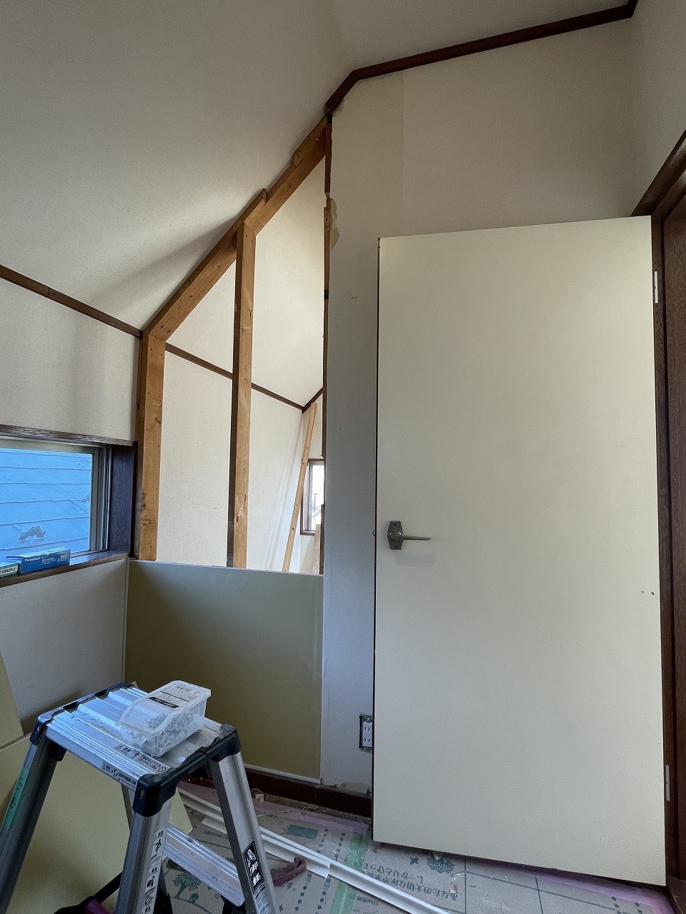 工事中の壁