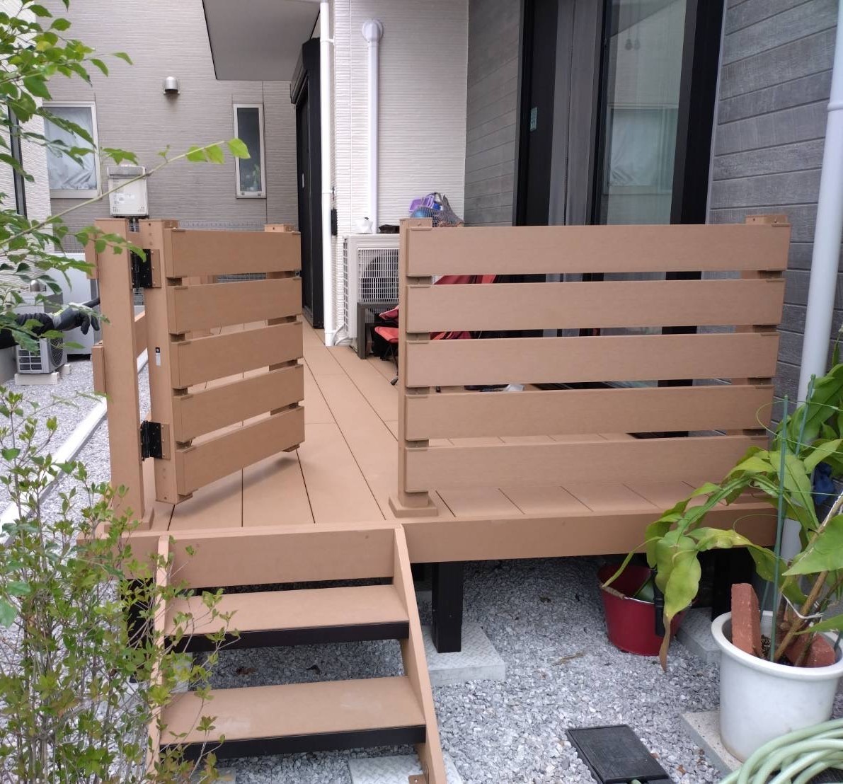 設置が完了したウッドデッキ