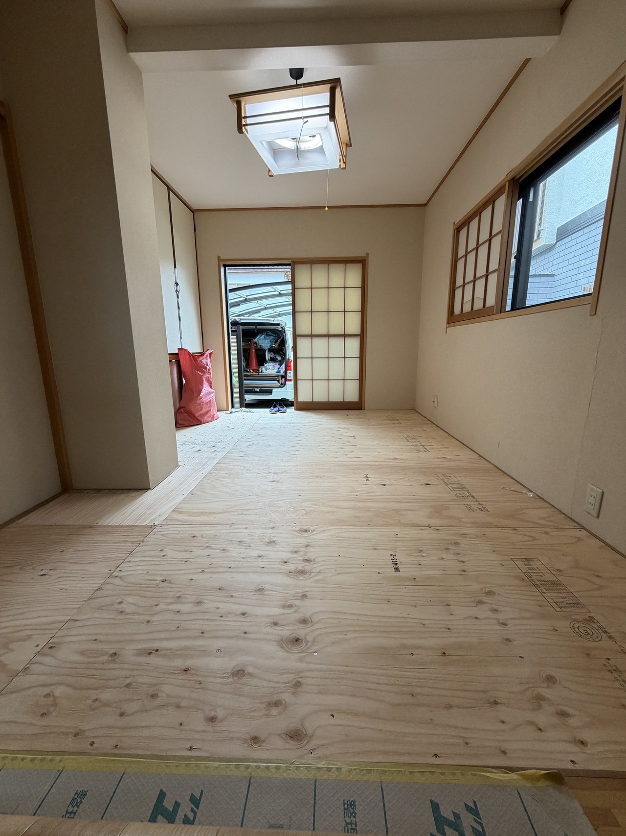 木工事中の和室