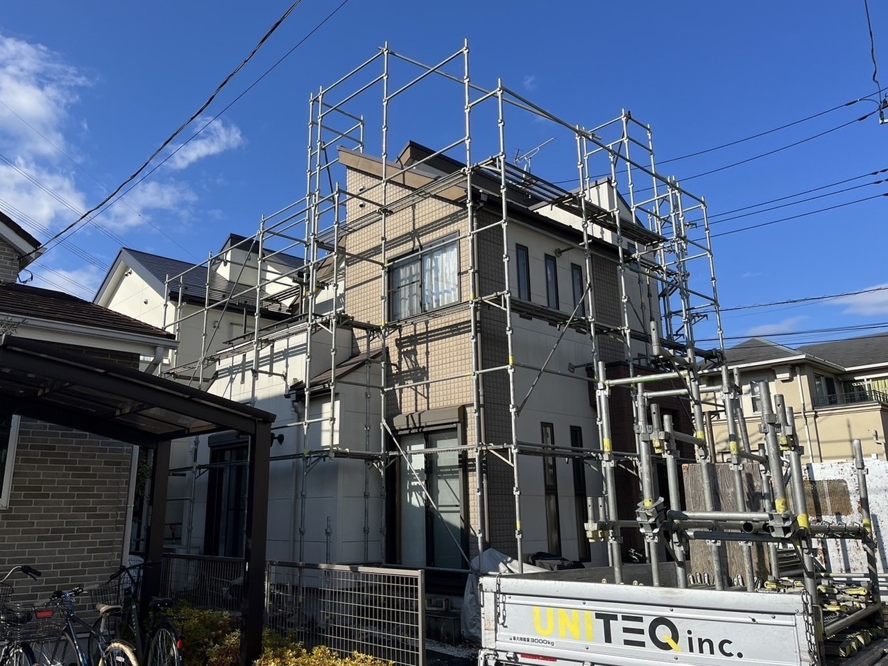 屋根塗装・外壁塗装の足場