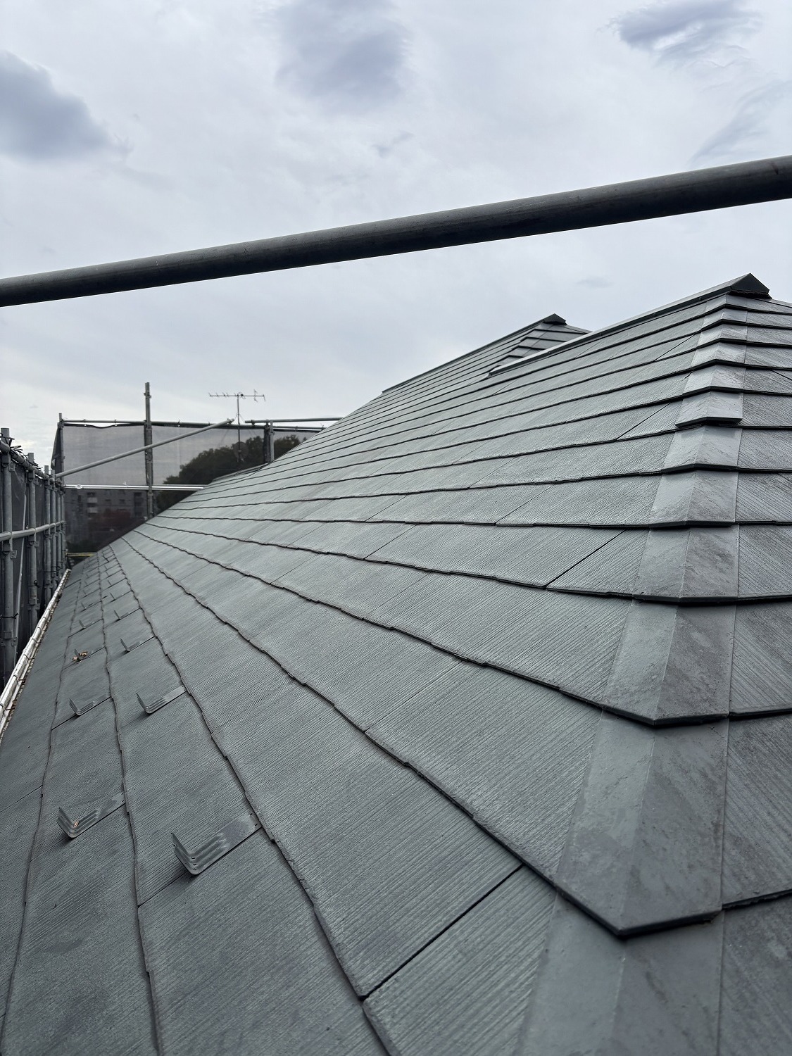 小平市リフォームワークスの施工事例：屋根外壁塗装前の外観