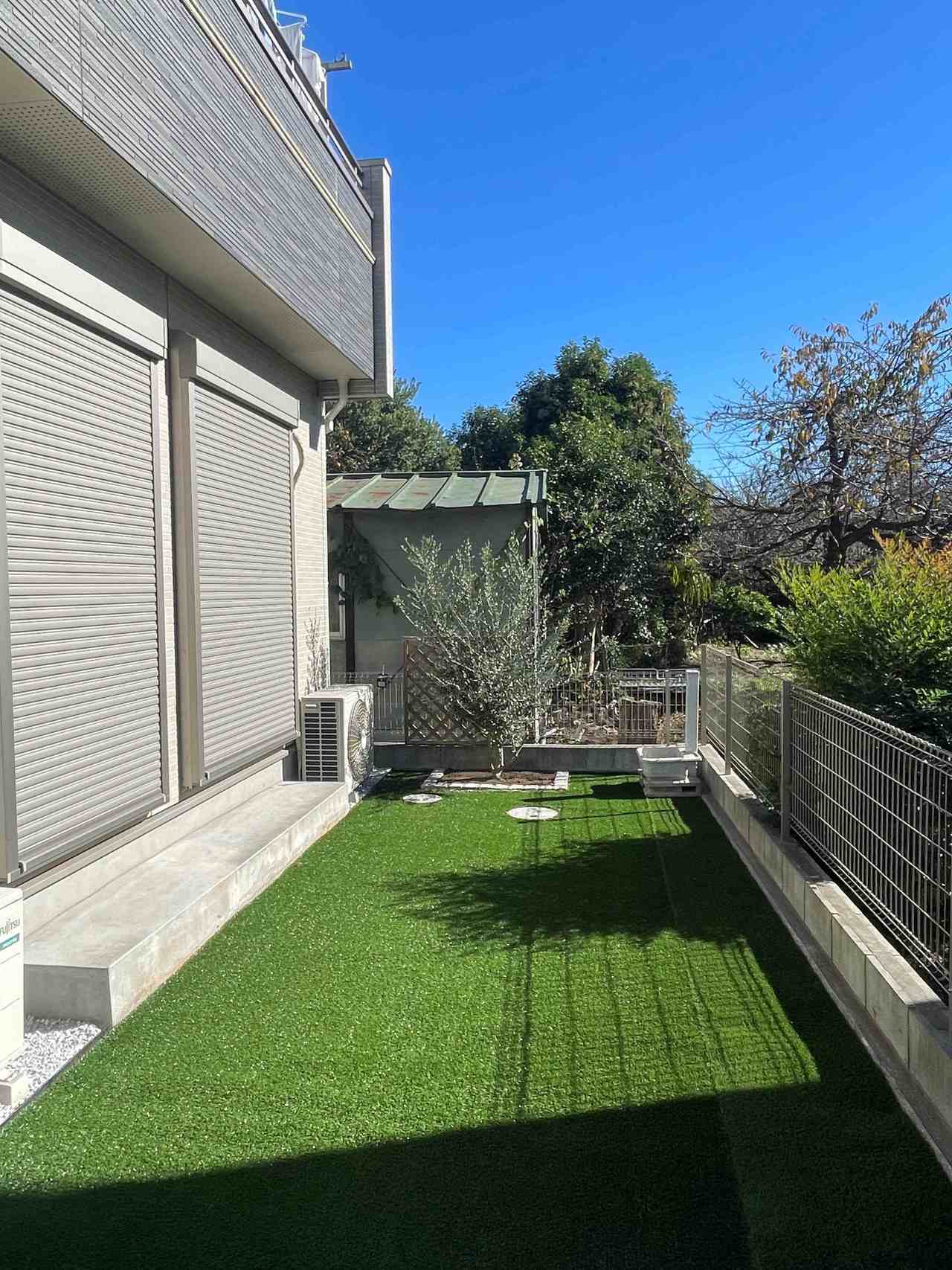 小平市リフォームワークスのエクステリア施工事例：目隠しフェンス新設工事　西東京市