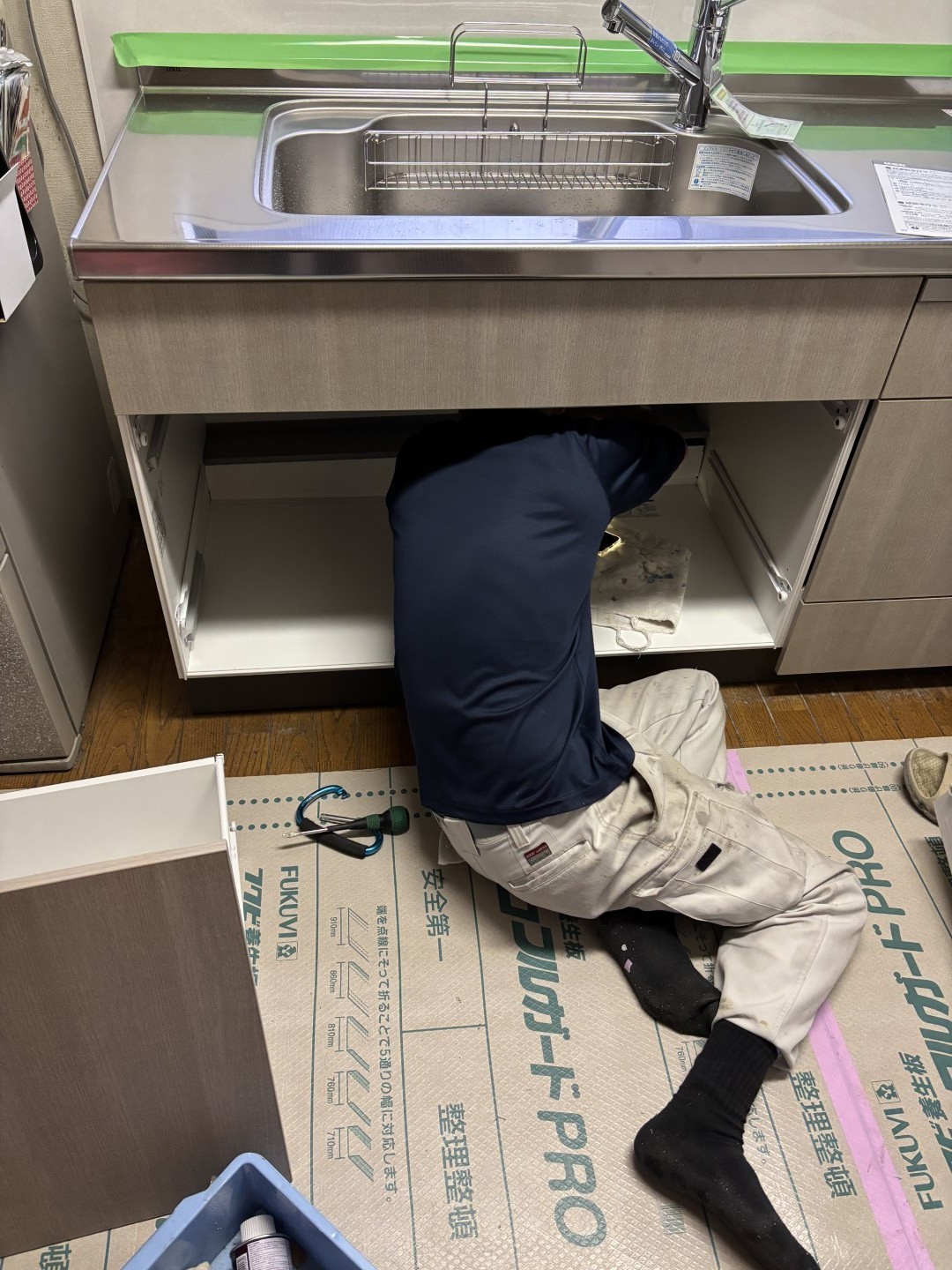 施工中のキッチン