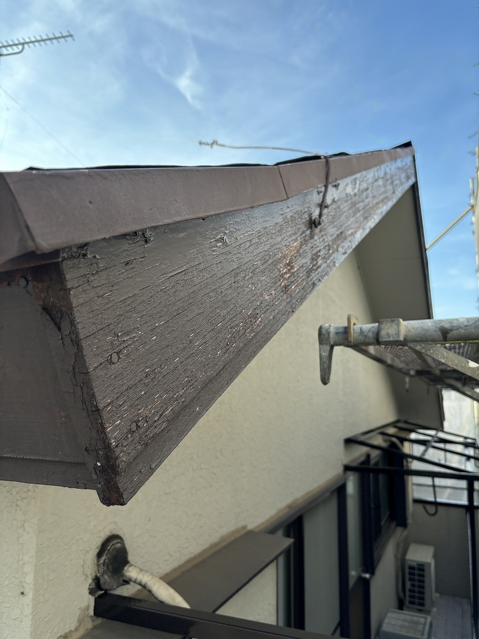 小平市リフォームワークスの施工事例：屋根外壁塗装前の外観