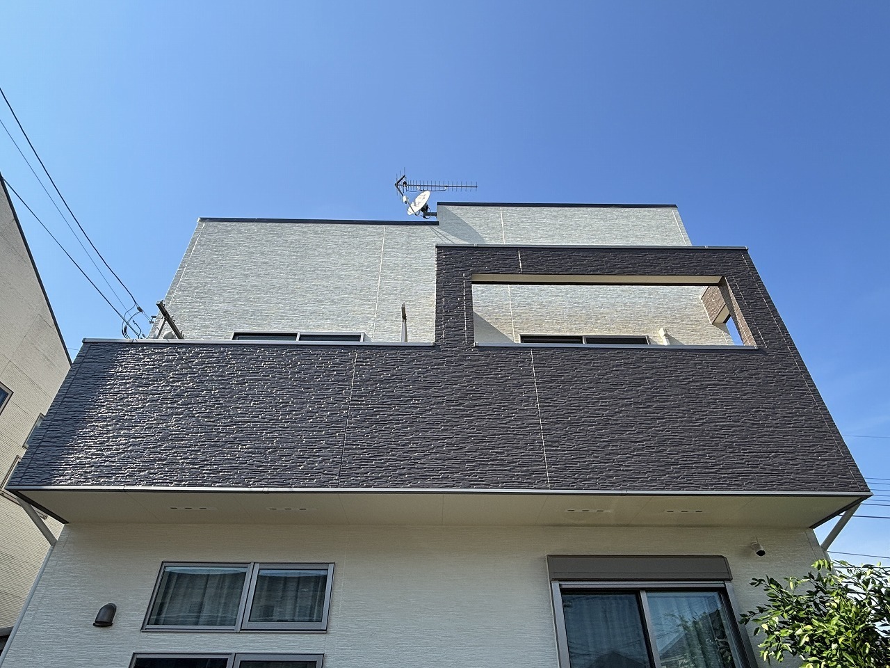小平市リフォームワークスの施工事例：屋根棟板金改修工事