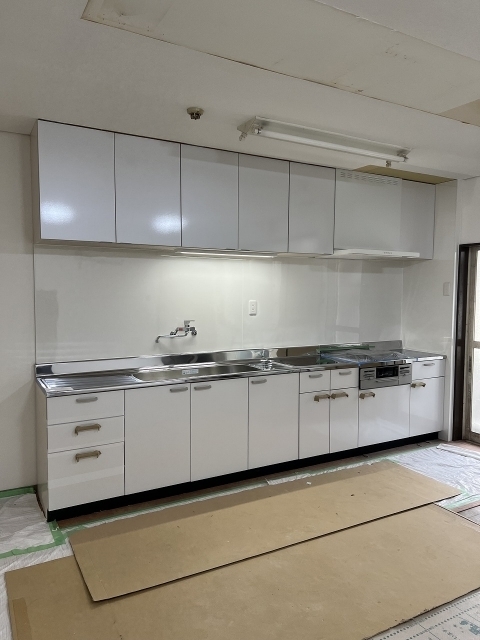 小平市リフォームワークス高齢者専用住宅工事キッチン取付工事