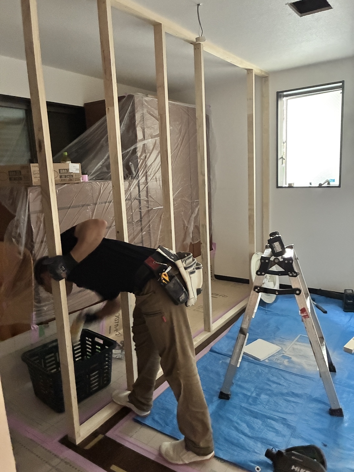 間仕切り工事中