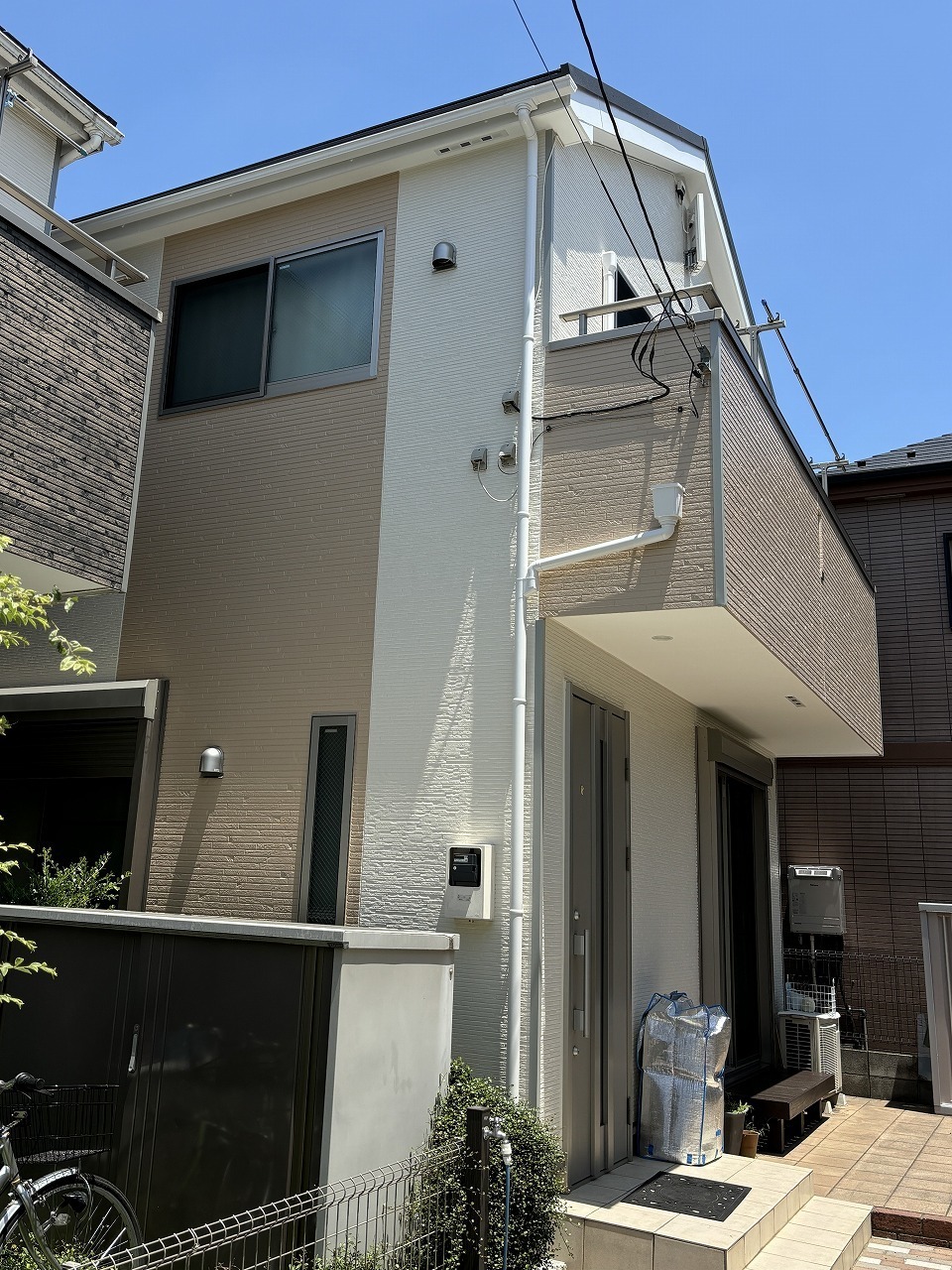 小平市リフォームワークスの施工事例：屋根外壁塗装後の外観