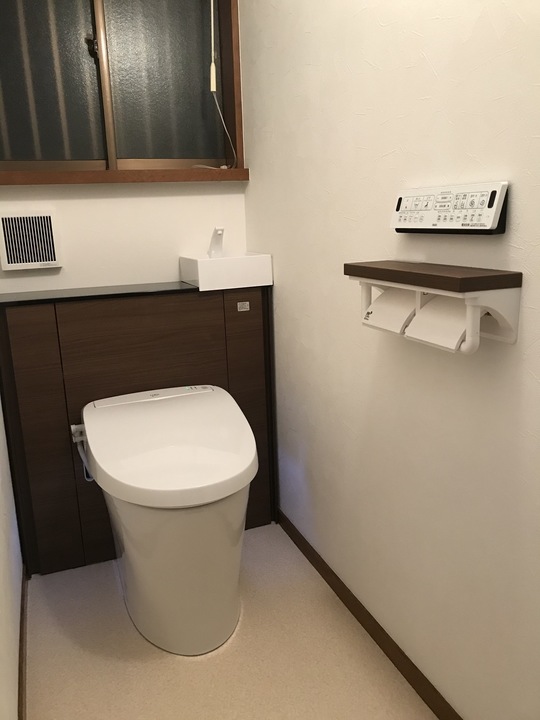 小平市リフォームワークスのトイレの施工事例：LIXIL　リフォレI型　小平市