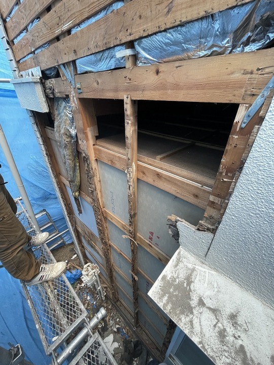 塗装中の屋根