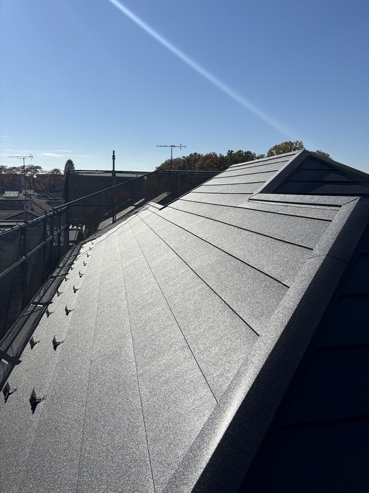 小平市リフォームワークスの施工事例：屋根外壁塗装後の外観