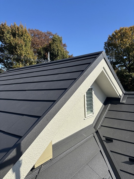 小平市リフォームワークスの施工事例：屋根外壁塗装後の外観