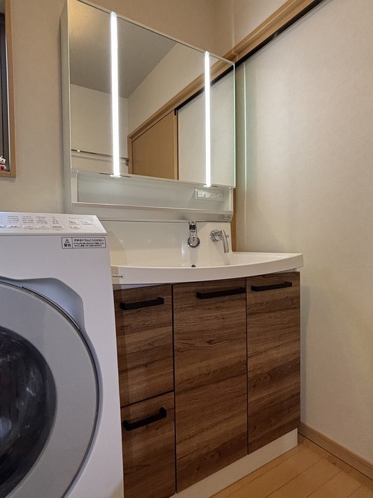 小平市リフォームワークスの洗面所リフォーム：TOTO　Vシリーズ　小平市