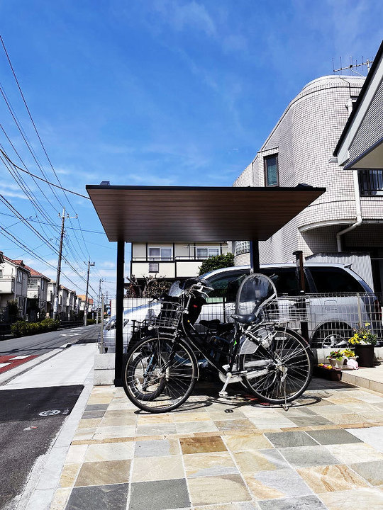 小平市リフォームワークスのエクステリア施工事例：サイクルポート新設工事　小平市