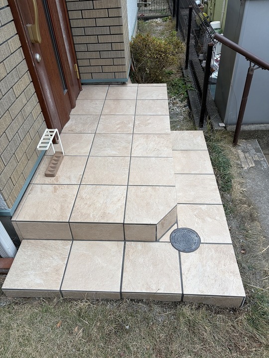 玄関タイル完成