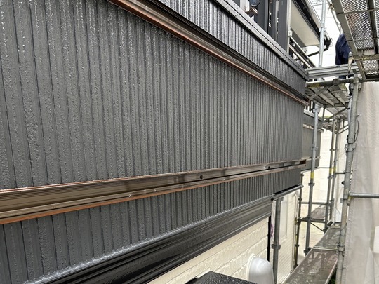外壁塗装の中塗り