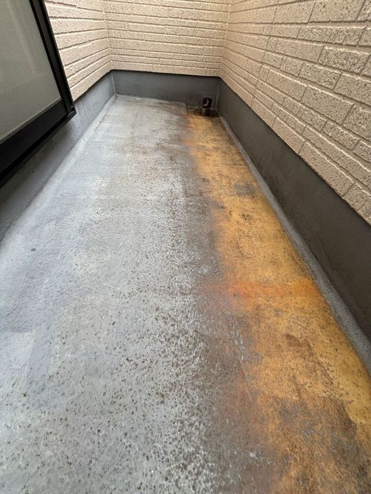 トップコート塗布前のバルコニー