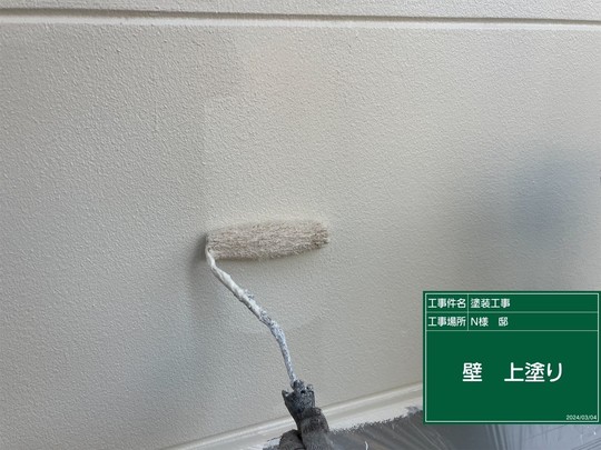 外壁塗装の中塗り