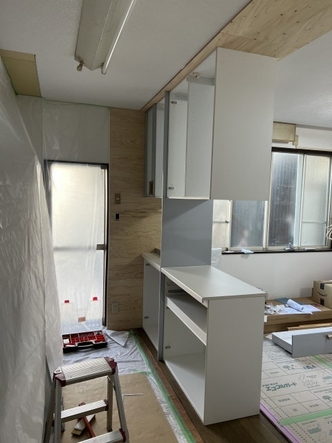 小平市リフォームワークス高齢者専用住宅工事カップボード取付