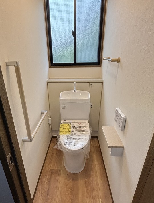 小平市リフォームワークスのトイレの施工事例：TOTO　ピュアレストQR