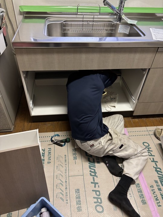 施工中のキッチン