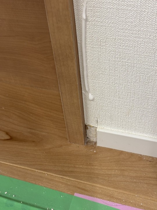 見切り材を設置